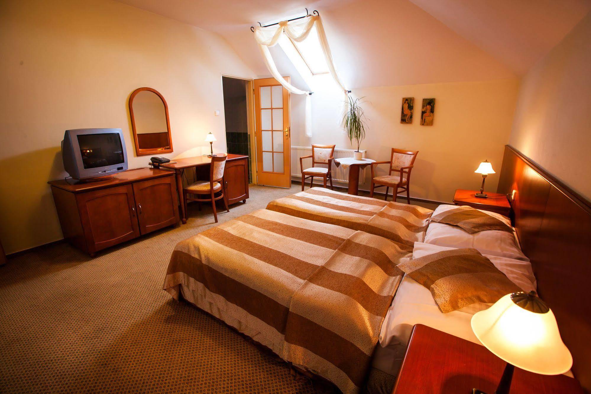 Park Hotel Tartuf Beladice Exterior foto